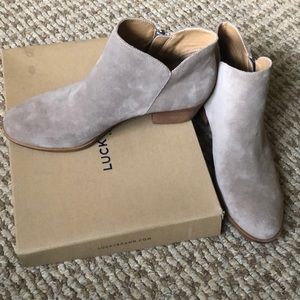 *BRAND NEW* Lucky Brand Chelsea Boot